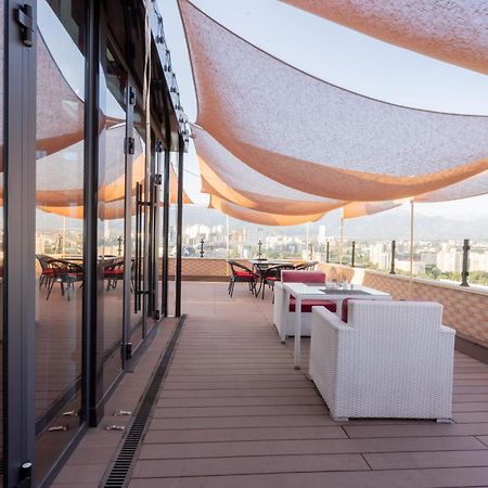 Reikartz Sky Almaty Otel Dış mekan fotoğraf