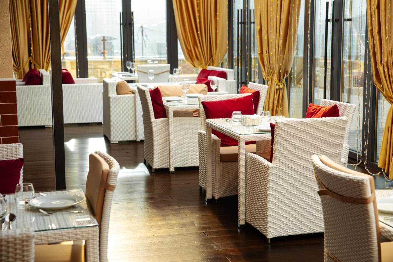 Reikartz Sky Almaty Otel Dış mekan fotoğraf