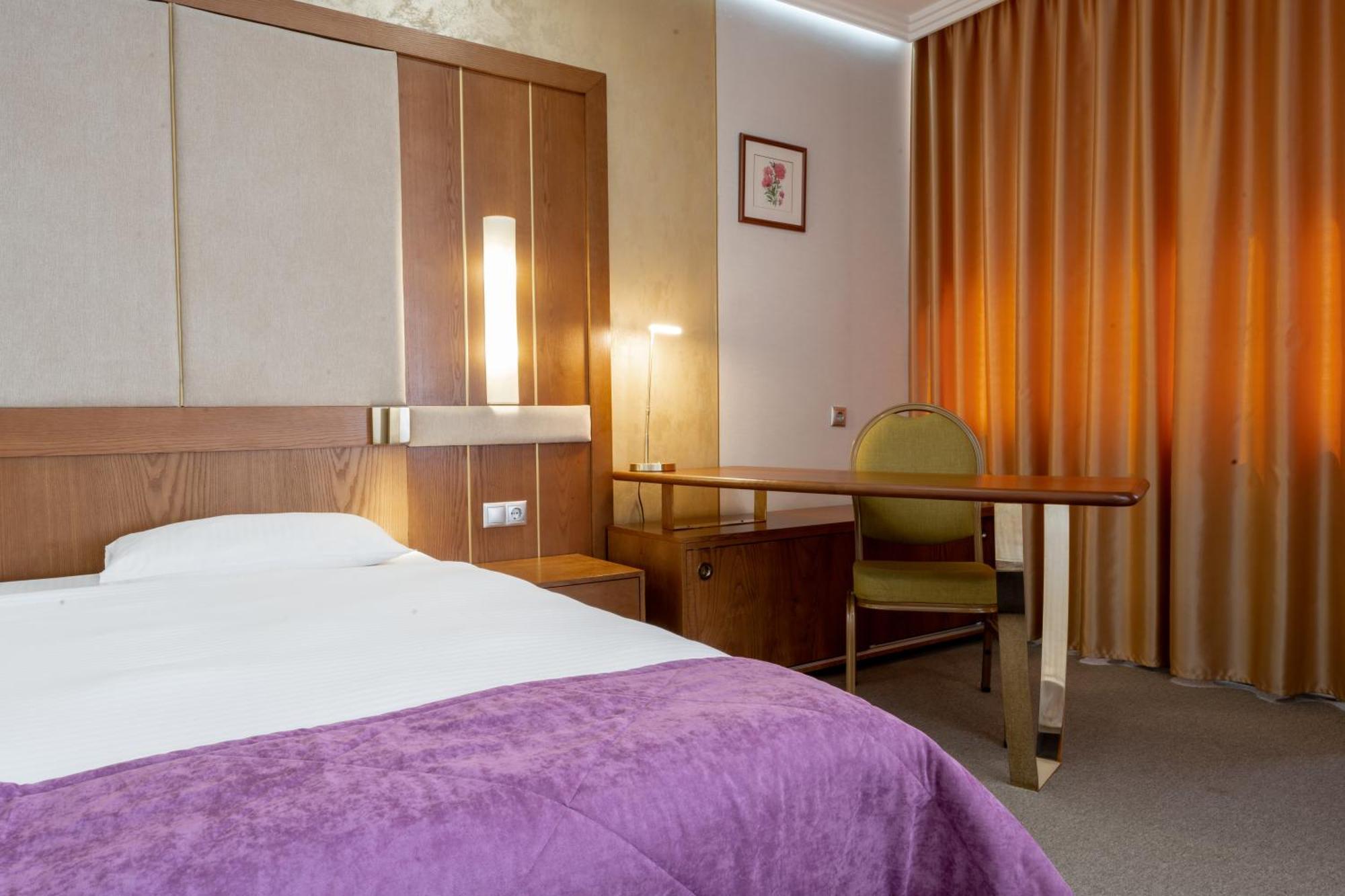 Reikartz Sky Almaty Otel Dış mekan fotoğraf