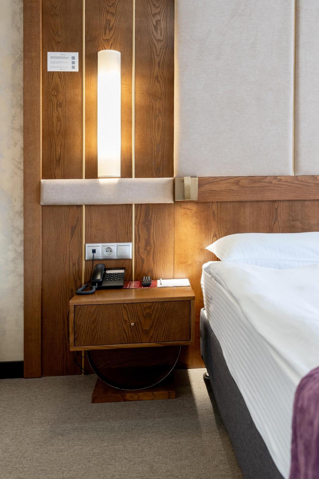 Reikartz Sky Almaty Otel Dış mekan fotoğraf