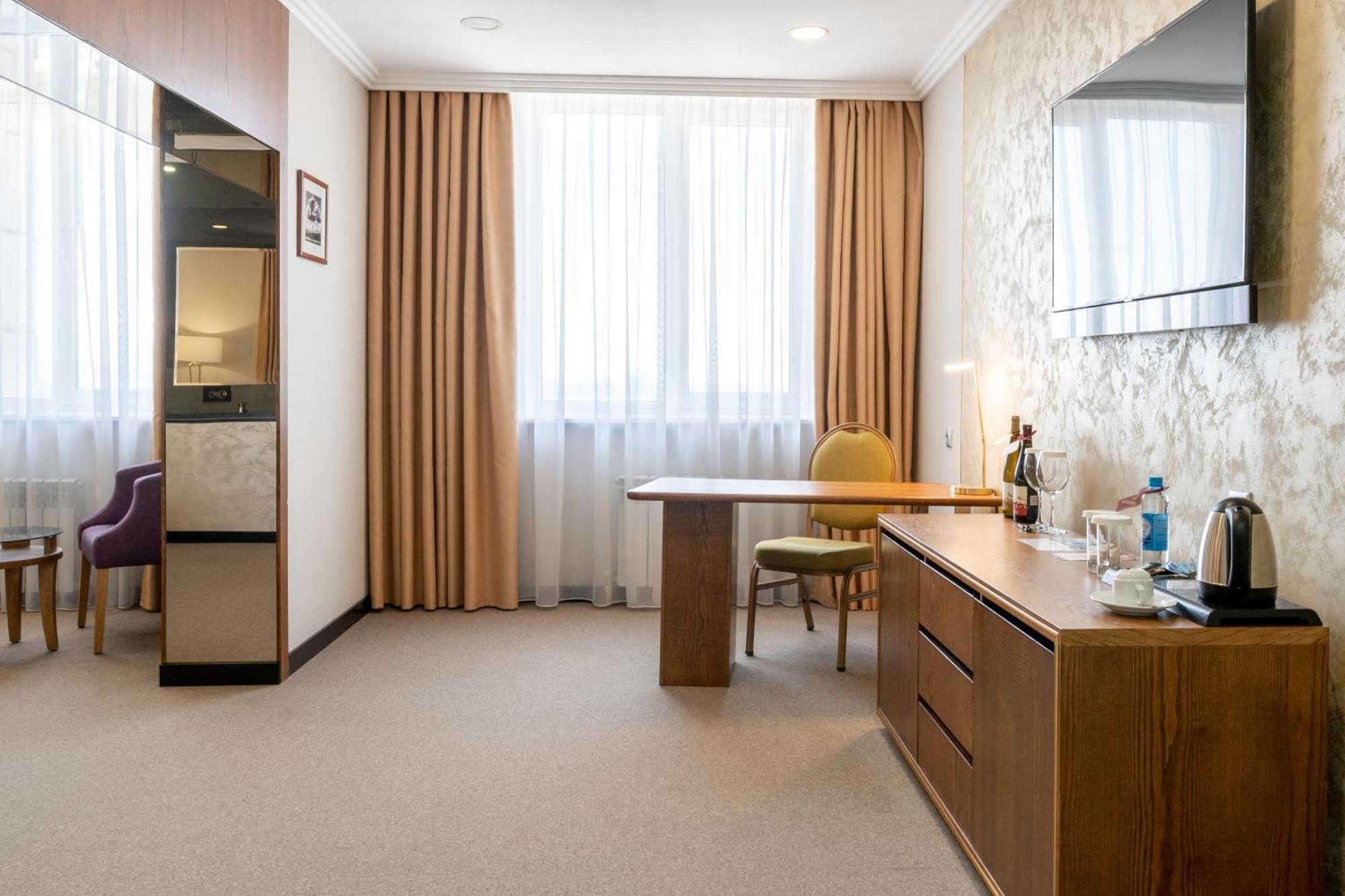 Reikartz Sky Almaty Otel Dış mekan fotoğraf