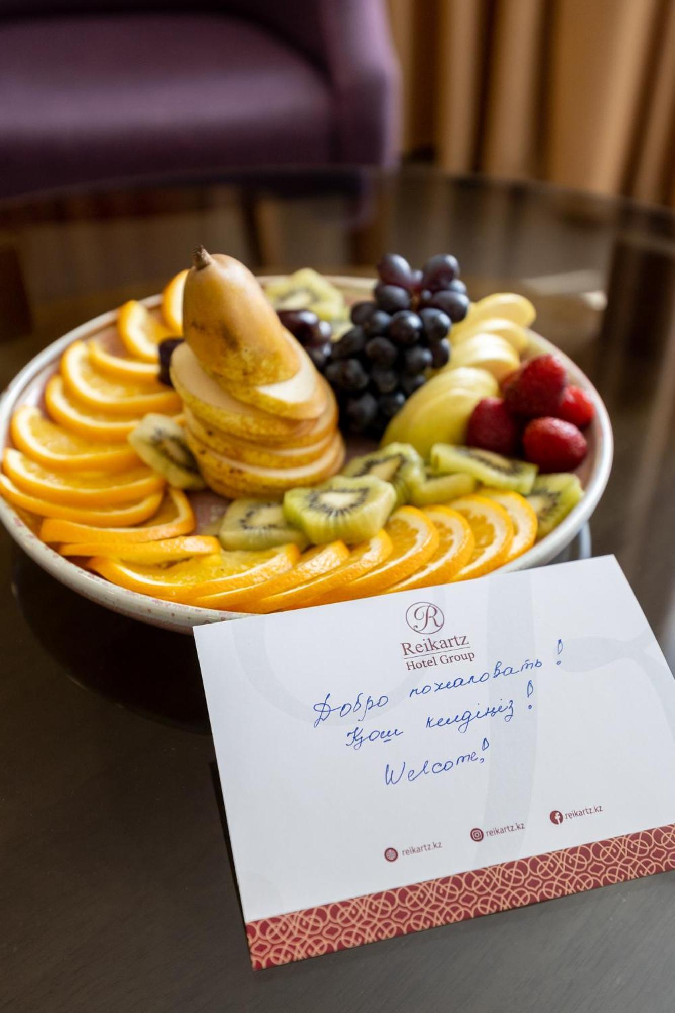 Reikartz Sky Almaty Otel Dış mekan fotoğraf