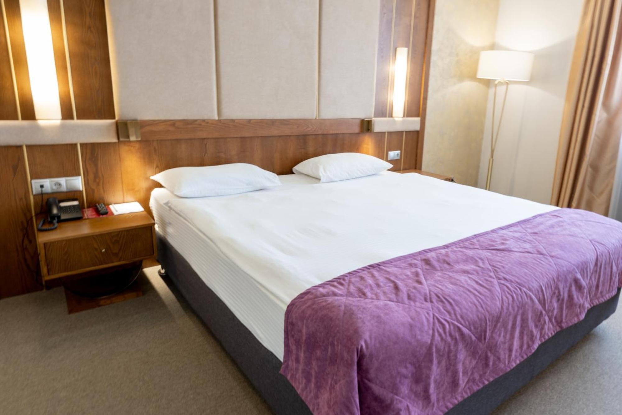 Reikartz Sky Almaty Otel Dış mekan fotoğraf