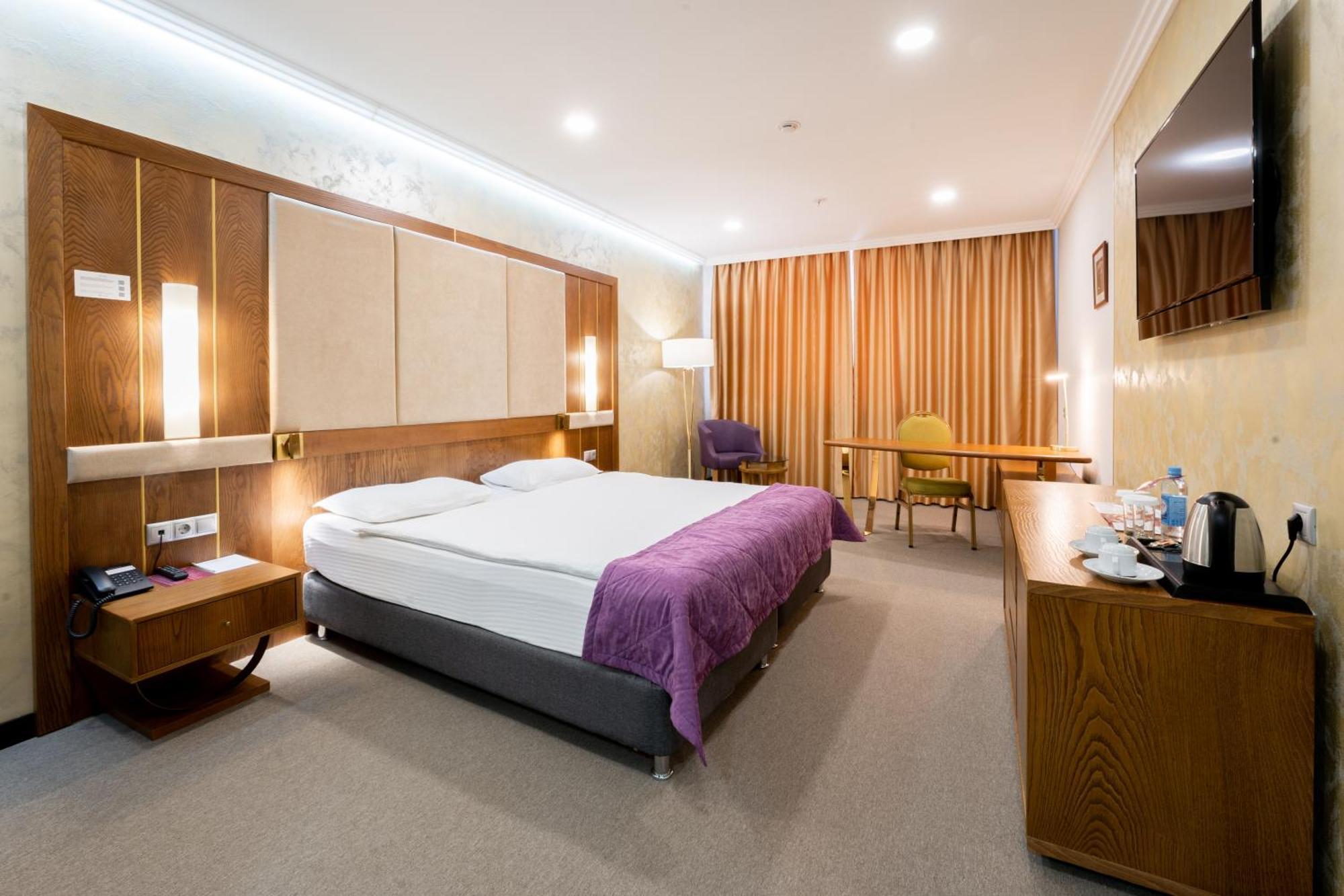 Reikartz Sky Almaty Otel Dış mekan fotoğraf