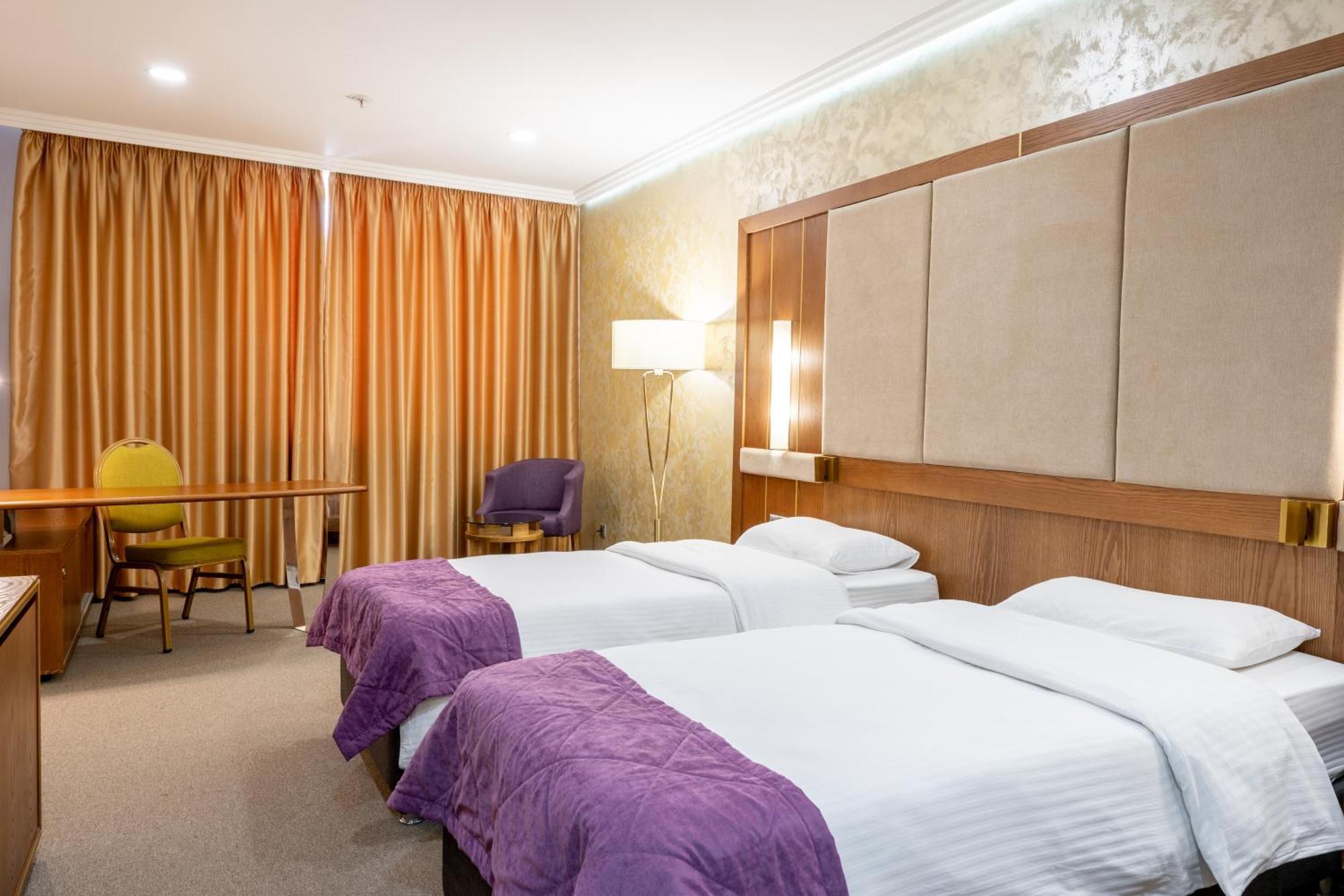 Reikartz Sky Almaty Otel Dış mekan fotoğraf